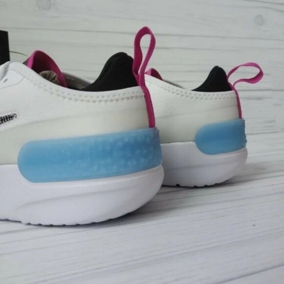 9 WOMEN'S NIKE AMIXA WHITE / BLUE / BLACK SNEAKERS CD5403-102 - Picture 6 of 9